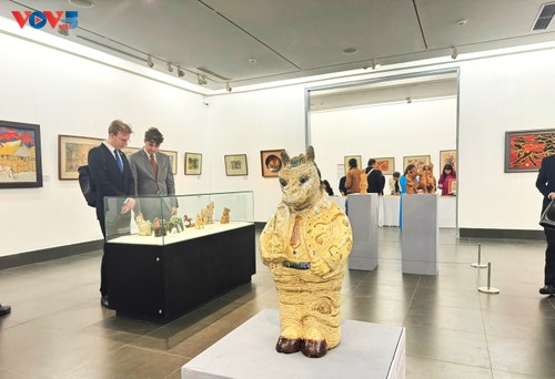 Exposición “el caballo en el arte plástico”: Una combinación armoniosa entre los valores folclóricos y la contemporaneidad  - ảnh 2