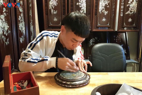 Efectúan actividades culturales en el Casco Antiguo de Hanói para conmemorar el 50.º aniversario de la reunificación nacional - ảnh 1