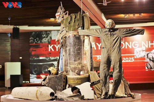 Exposición “Recuerdos del Día de la Reunificación” en el Museo de Hanói - ảnh 4