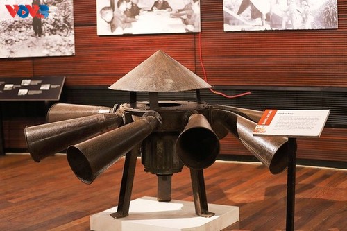 Exposición “Recuerdos del Día de la Reunificación” en el Museo de Hanói - ảnh 9