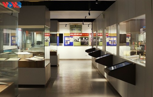 Un siglo de periodismo vietnamita: recuerdos vivos en el Museo de la Prensa - ảnh 16