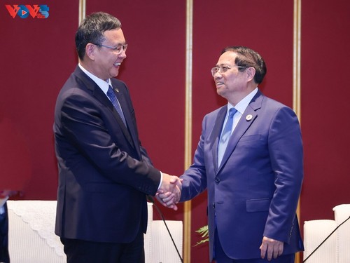 Premier vietnamita se reúne con corporaciones chinas en Tianjin - ảnh 1