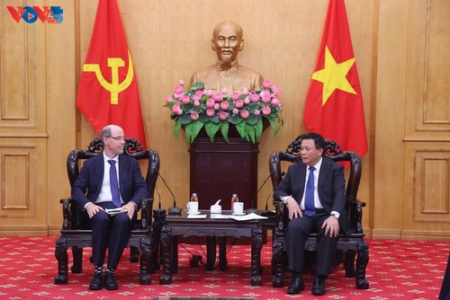 Academia Nacional de Política Ho Chi Minh trabaja con Google en capacitación en IA - ảnh 1