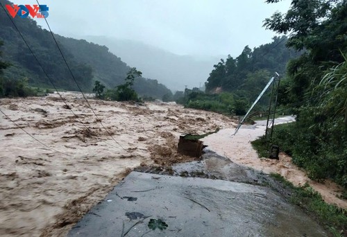 Depresión tropical se debilita y se desplaza al oeste-suroeste de Vietnam - ảnh 2