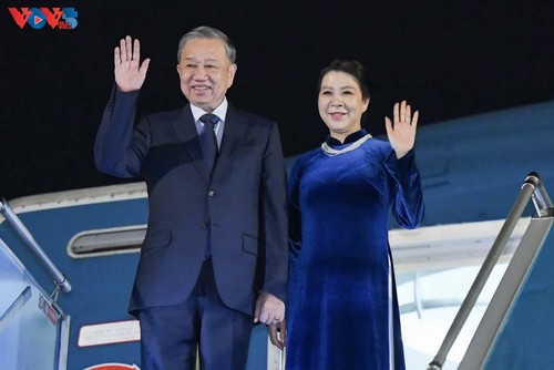 Líder del PCV inicia una visita oficial al Reino Unido - ảnh 1