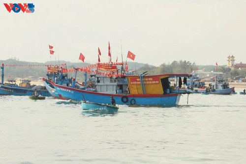 Pescadores de Quang Ngai zarpan a principios de primavera - ảnh 1