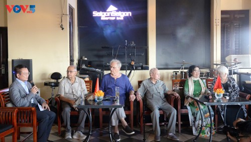 Les reporters de guerre réunis à Hô Chi Minh-ville pour le 50e anniversaire de la libération - ảnh 1