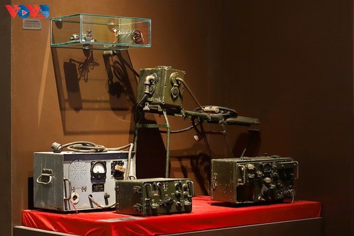Un Siècle de journalisme vietnamien: Mémoires vivantes au Musée de la Presse - ảnh 13