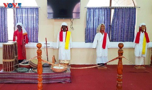 Dorf My Nghiep erhält die traditionelle Weberei in Verbindung mit Tourismusentwicklung - ảnh 1