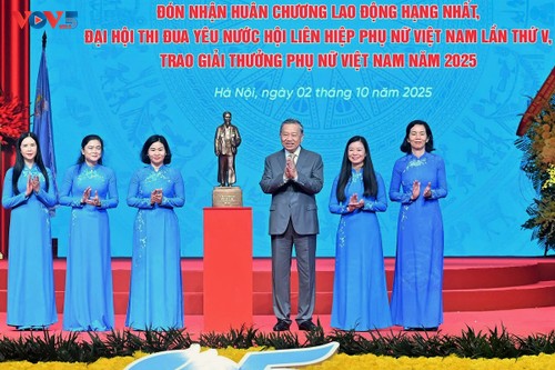 KPV-Generalsekretär To Lam nimmt an Feier zum 95. Gründungstag der vietnamesischen Frauenunion teil - ảnh 2