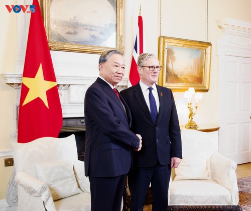 Vietnam-Großbritannien: Erklärung über Aufwertung der Beziehungen zur umfassenden strategischen Partnerschaft  - ảnh 1
