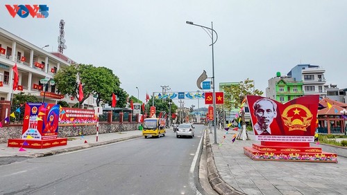 Quand le Vietnam se met aux couleurs des élections - ảnh 3