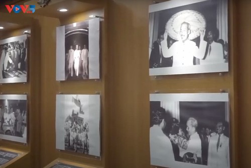 Persahabatan Vietnam-Indonesia dalam Pameran Foto di Bali - ảnh 1