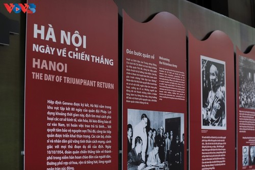 “Lagu Kemenangan yang Bergema Selamanya” Mencerminkan Sebuah Kota Hanoi yang Heroik pada Hari Pembebasan - ảnh 9