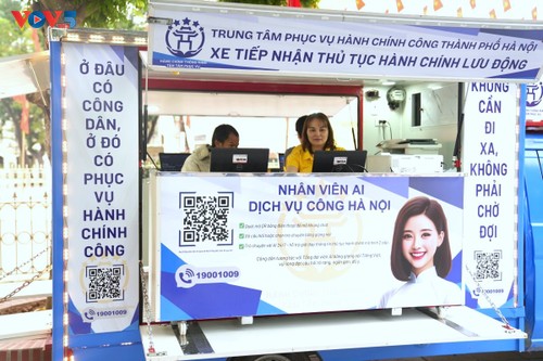 Model Pelayanan Publik Bergerak” – Terobosan di Kota Hanoi dalam Melayani Masyarakat - ảnh 1