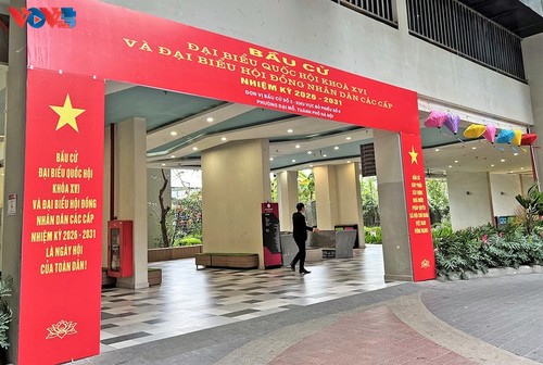 Hanoi Menuju Hari Pesta Seluruh Masyarakat Lakukan Pemungutan Suara  - ảnh 14