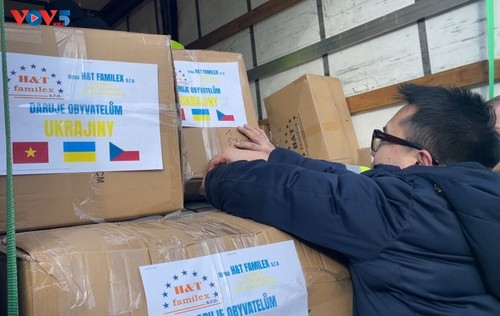 Unterstützung für vietnamesische Staatsbürger in der Ukraine während der Evakuierung - ảnh 1