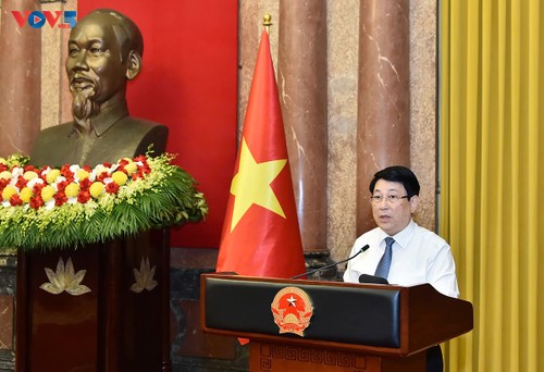 Staatspräsident Luong Cuong trifft vorbildliche Vertreter des Verbands zur Lernförderung aus ganzem Land - ảnh 1