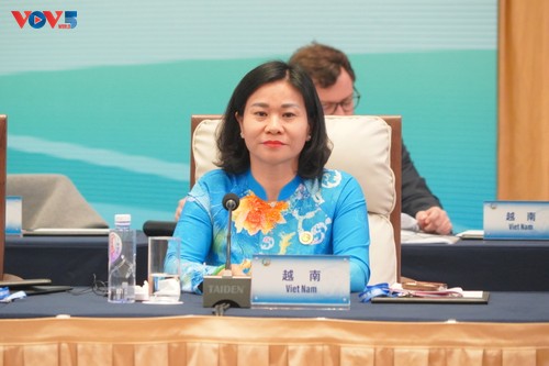 Vietnam nimmt am Globalen Führungstreffen zu Frauenthemen in Peking teil - ảnh 1