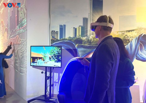 Eröffnung der digitalen Ausstellung „Strahlendes Hanoi – Licht und Kulturerbe“ - ảnh 1
