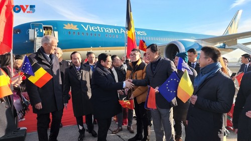 PM Pham Minh Chinh Hadiri KTT Peringatan HUT ke-45 Hubungan ASEAN-Uni Eropa dan Lakukan Kunjungan Resmi di Belgia - ảnh 1