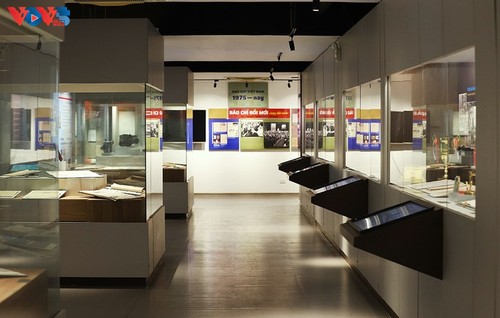 Perjalanan Seratus Tahun Pers Vietnam: Kenangan yang Hidup-Hidup di Museum Pers Vietnam - ảnh 17