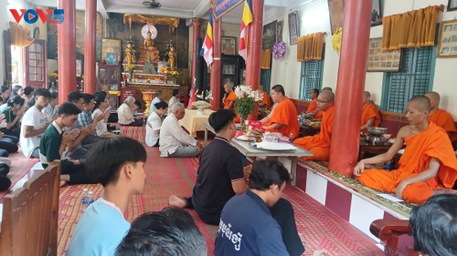 Festival Sene Dolta yang Meriah dari Masyarakat Etnis Khmer - ảnh 1