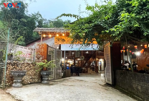 花进村——义安省西部地区充满吸引力的旅游目的地 - ảnh 4