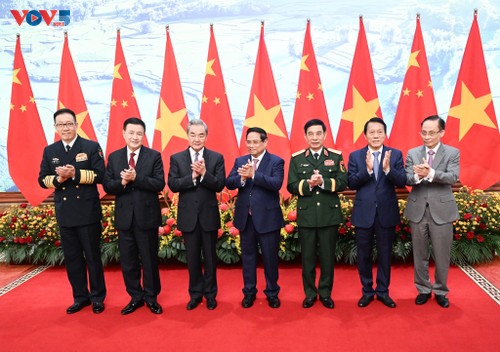 范明政会见中国外交部长、国防部长和公安部长 - ảnh 1