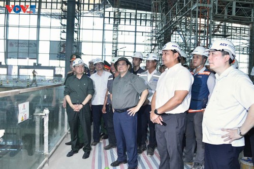 隆城国际机场将于今年底投入商业运营 - ảnh 1