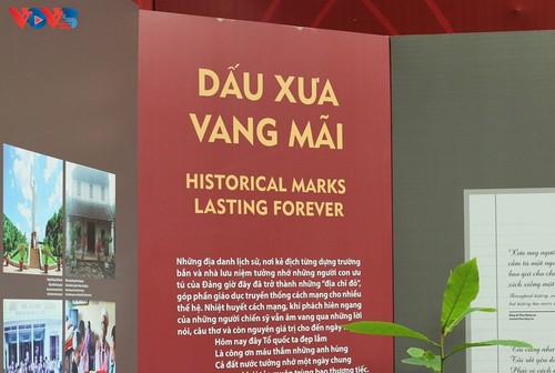 «Allumer la flamme rouge»: une exposition qui rend hommage aux héros et aux morts pour la Patrie - ảnh 12