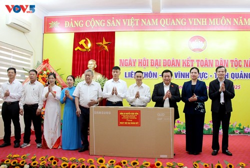 Fêtes de Grande union nationale à travers le pays - ảnh 1