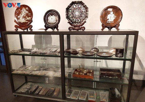 Activities to commemorate National Reunification Day underway in Hanoi - ảnh 2