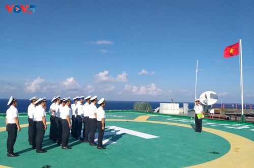 DK1 “steel fortresses” safeguard Vietnam’s maritime sovereignty - ảnh 1