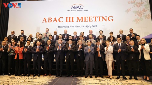 President highlights Vietnam’s advantages in regional market and supply chain access  - ảnh 1