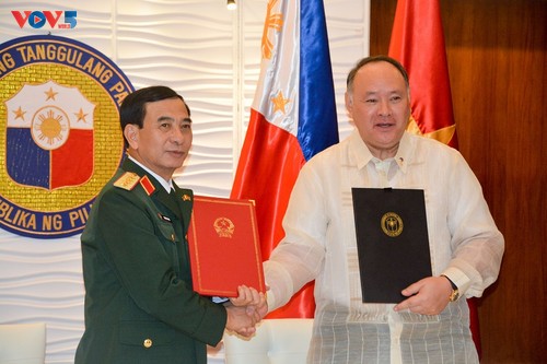 Vietnam, Philippines eye pragmatic defence ties - ảnh 2