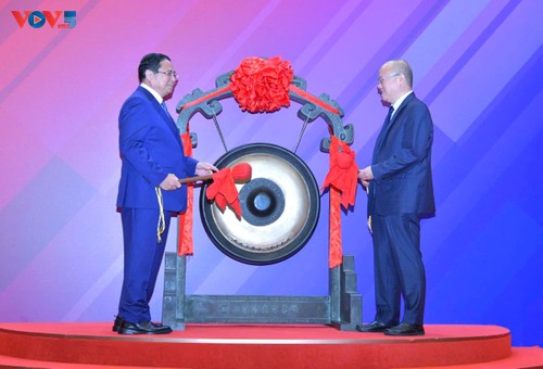 Prime Minister Pham Minh Chinh visits Shanghai Stock Exchange - ảnh 1