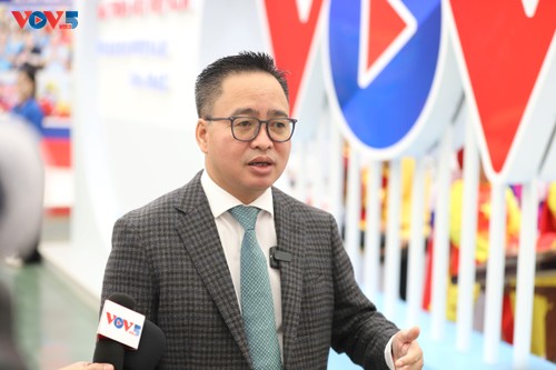 Exhibition “80-year journey of Independence-Freedom-Happiness” draws public interest - ảnh 4