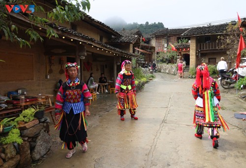 Lo Lo Chai, the mountain village where tradition lives on - ảnh 2