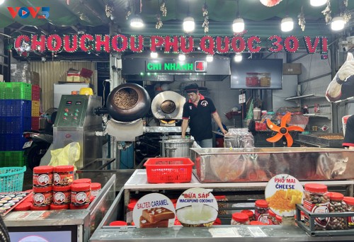 Phu Quoc’s sleepless night market - ảnh 4
