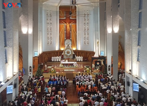 Long Xuyen Cathedral boasts distinctive Catholic architecture - ảnh 3