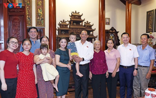 Deputy PM, NA Vice Chairman visit national contributors  - ảnh 3