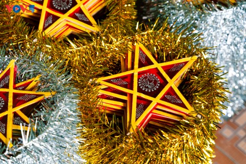 Star lantern village lights up Mid-Autumn nights - ảnh 3