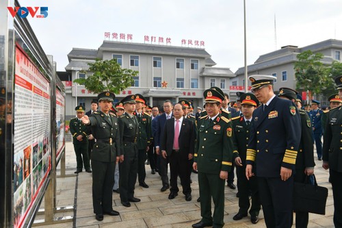 Border bonds strengthened through Vietnam–China defense friendship exchange - ảnh 2