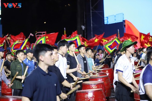 Quân đội Lào và Campuchia tổng hợp luyện diễu binh cùng Việt Nam tại TP.HCM - ảnh 2