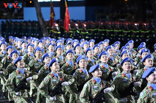 Quân đội Lào và Campuchia tổng hợp luyện diễu binh cùng Việt Nam tại TP.HCM - ảnh 7