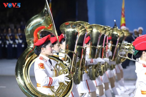 Quân đội Lào và Campuchia tổng hợp luyện diễu binh cùng Việt Nam tại TP.HCM - ảnh 8