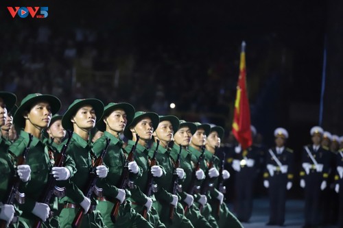 Quân đội Lào và Campuchia tổng hợp luyện diễu binh cùng Việt Nam tại TP.HCM - ảnh 9