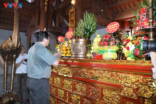 Thủ tướng dâng hương viếng các Anh hùng liệt sĩ tại Quảng Trị - ảnh 6