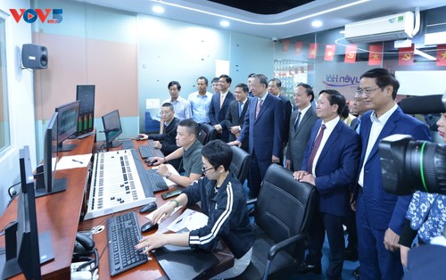 Tổng Bí thư Tô Lâm: Tiếng nói Việt Nam đi cùng vận mệnh dân tộc - ảnh 9